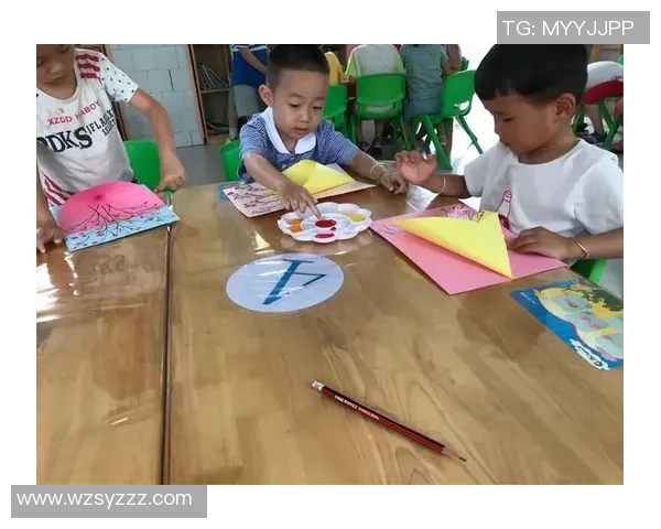 外国足球明星在休闲时光中挑战手工艺织毛衣的趣味故事