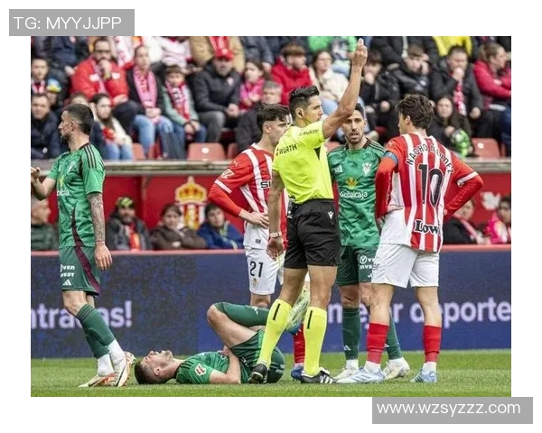 外国足球明星因不满判罚与裁判发生冲突引发广泛关注与讨论